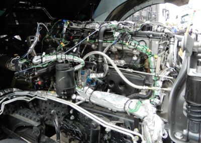 Wasserstoffverbrenner im Mercedes-Benz Arocs 15,6 Liter großer Wasserstoffmotor auf Basis Mercedes-Benz OM 473