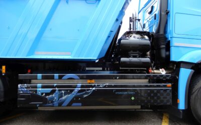 350-bar-Drucktanks für Wasserstoff an einem Prototyp Mercedes-Benz Arocs