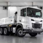 Baustellen-Lkw vom Typ DAF XFC 480 FAT 6x4 T mit Kippaufbau von Meiller