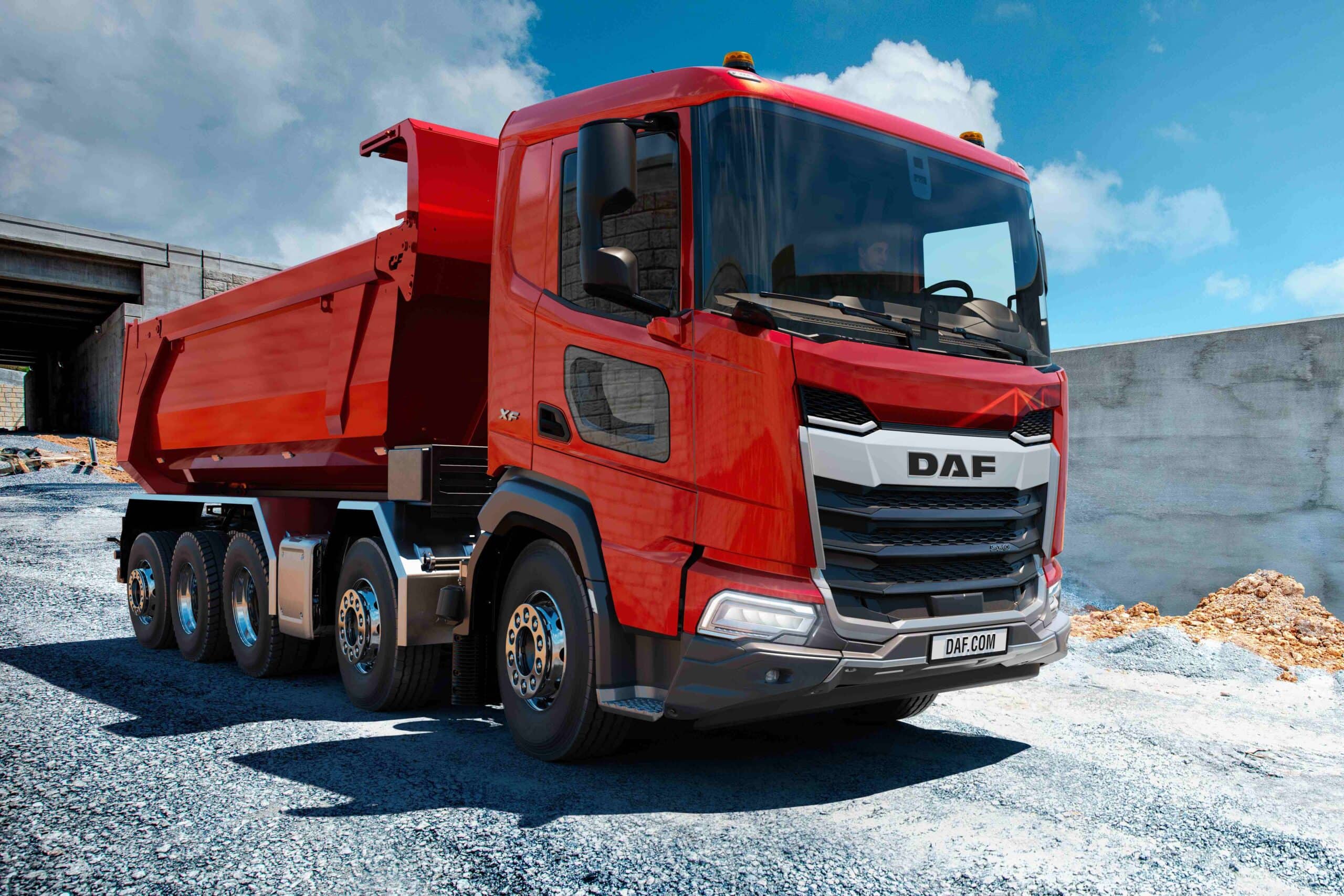Fünfachser vom Typ DAF XF 10x4 FAF als Muldenkipper