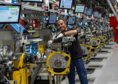 Blick in die Motorenfertigung im Werk von Deutz in Köln