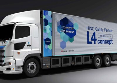 Dreiachsiger Brennstoffzellen-Lkw vom Typ Hino Profia Z FCV, Prototyp mit Selbstfahrtechnologie; Studioaufnahme