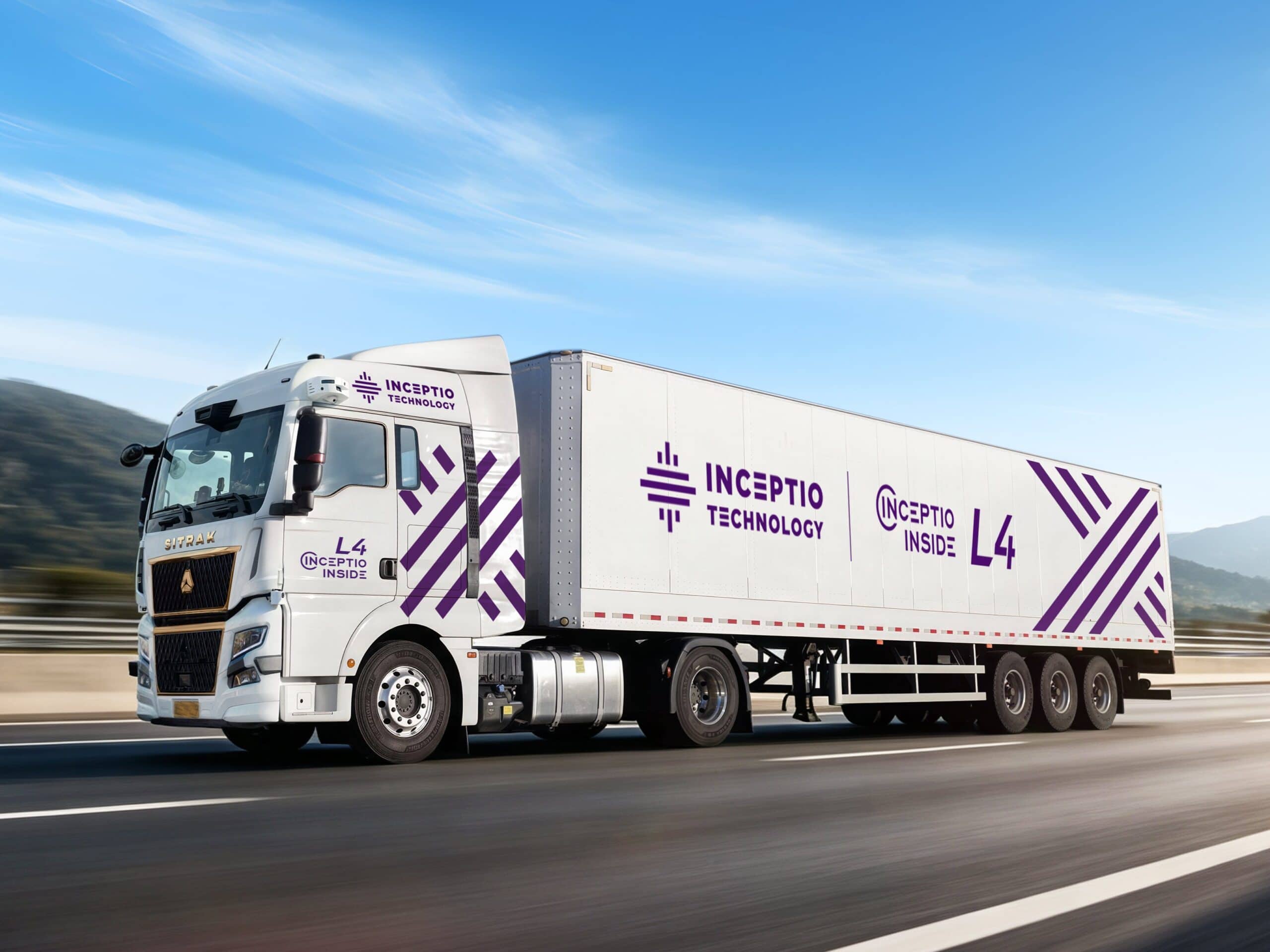Ein Sattelzug der chinesischen Marke Sitrak mit einem Selbstfahrsystem von Inceptio in voller Fahrt; Ansicht von schräg vorn, fahrerseitig
