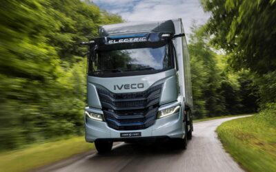 Batterieelektrischer Lkw S-eWay mit Kofferaufbau