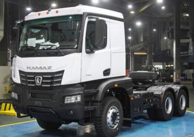 6x4-Sattelzugmaschine vom Typ Kamaz-65956 in der Produktionshalle des russischen Herstellers