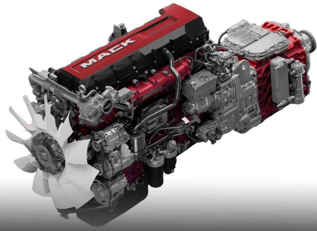 Studioaufnahme eines 12,8-Liters-Motors (MP13) von Volvo-Tochterunternehmen Mack Trucks, der die US-Norm EPA 2027 erfüllt