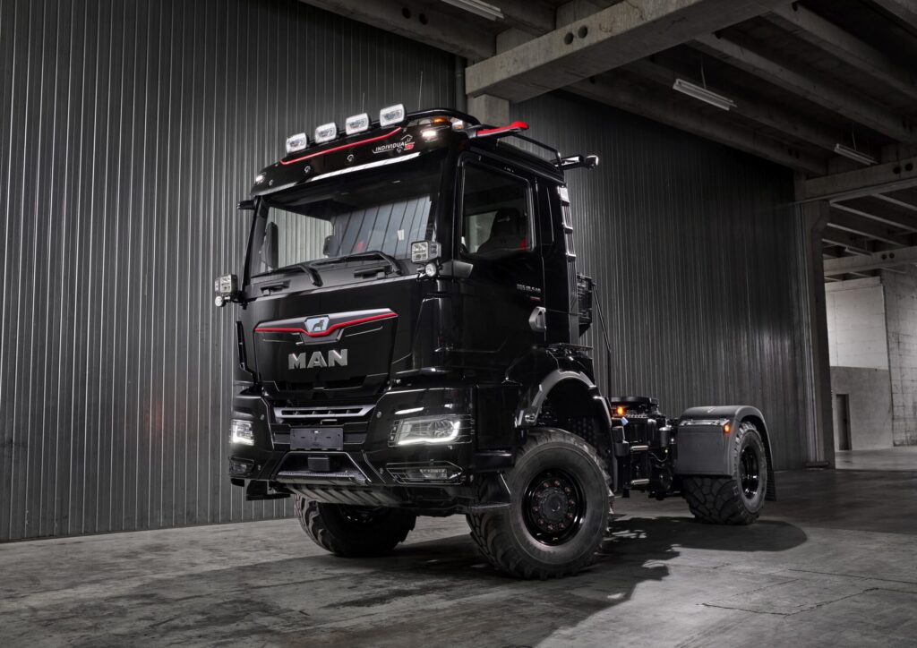 Agrartruck vom Typ TGS 18.540 4x4 BL SA in einer Halle