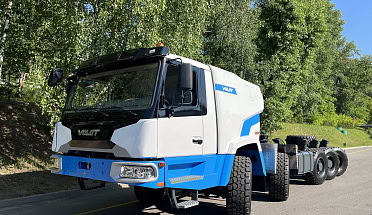 70 Jahre MZKT Volat Belarus Minsk MZKT-740004-010