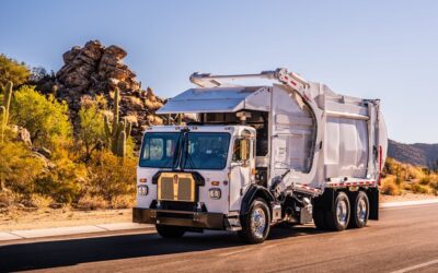 Müllsammelfahrzeug aus der Serie Kenworth L770 mit niedrigem Frontlenker-Fahrerhaus