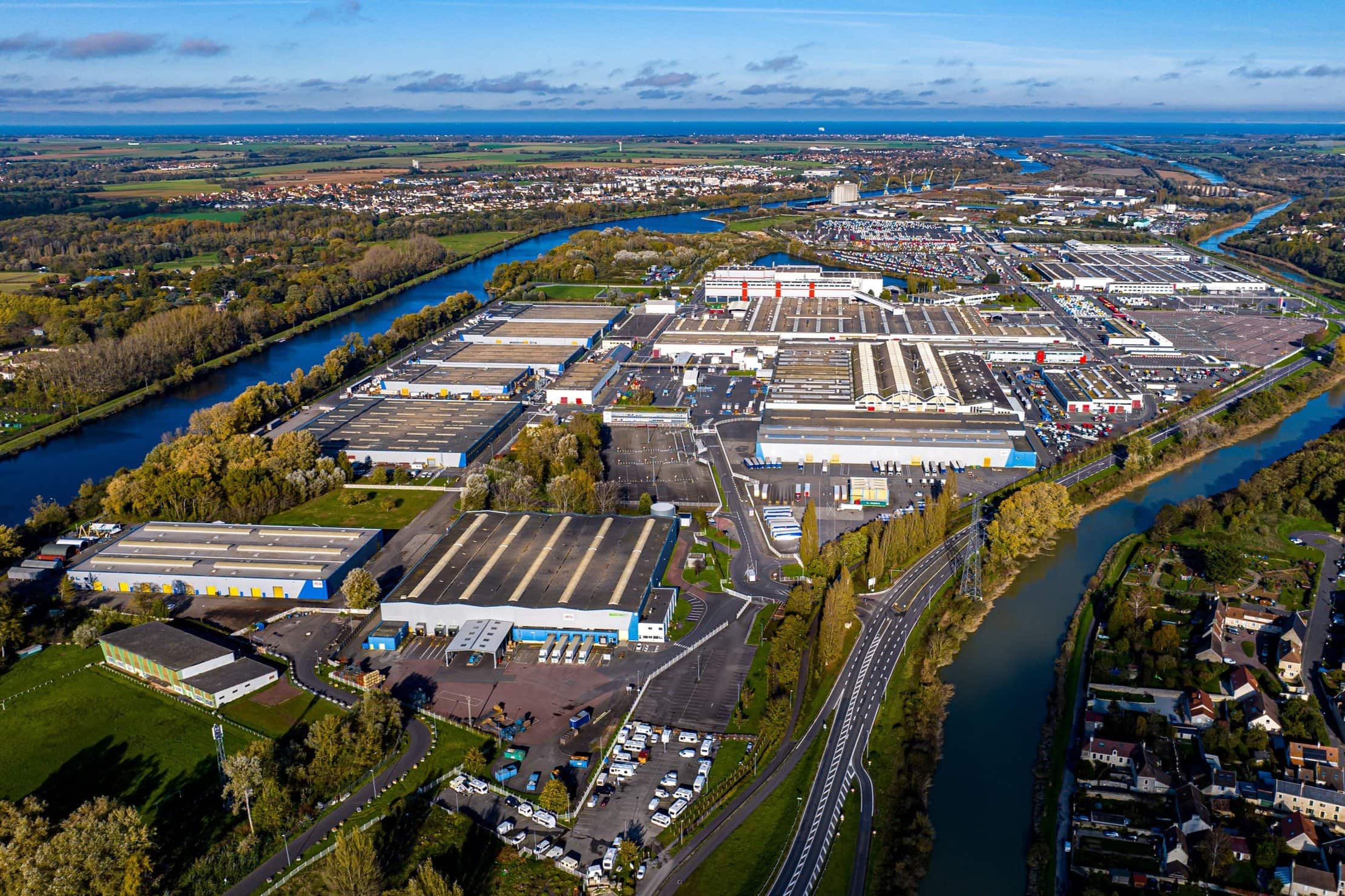 Luftaufnahme des Lkw-Werks von Renault Trucks in Blainville-sur-Orne