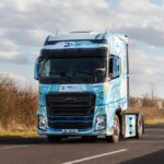 Brennstoffzellen-Lkw-Prototyp der RWTH Aachen auf einer Landstraße