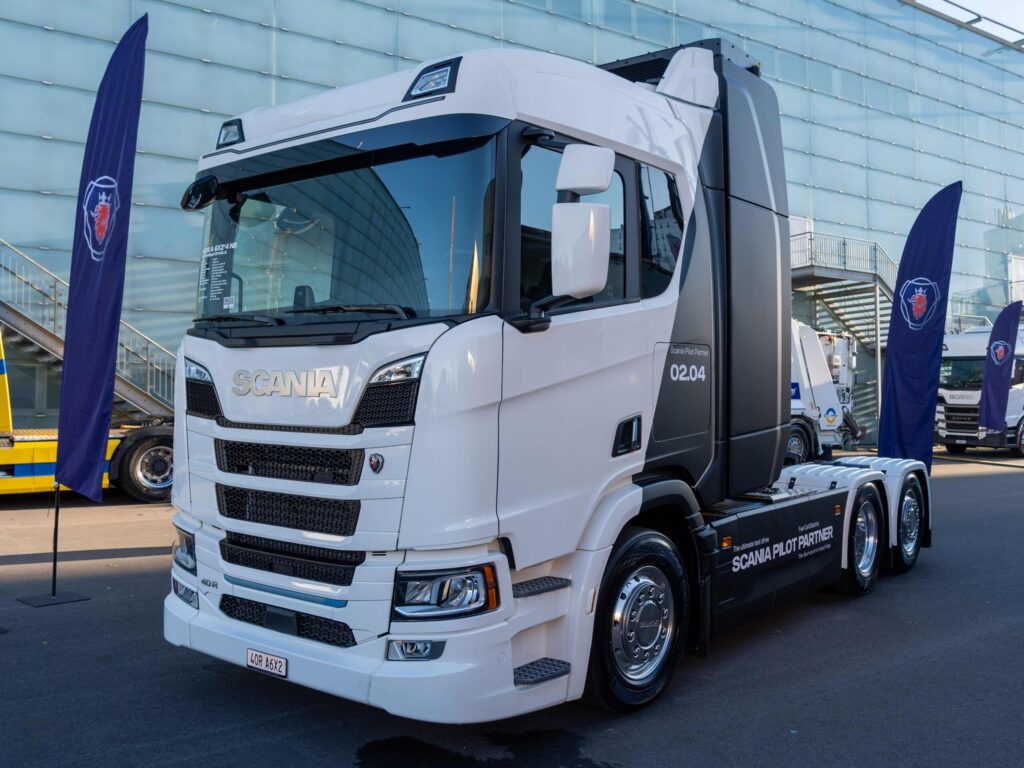 Prototyp einer Brennstoffzellen-Sattelzugmaschine von Scania