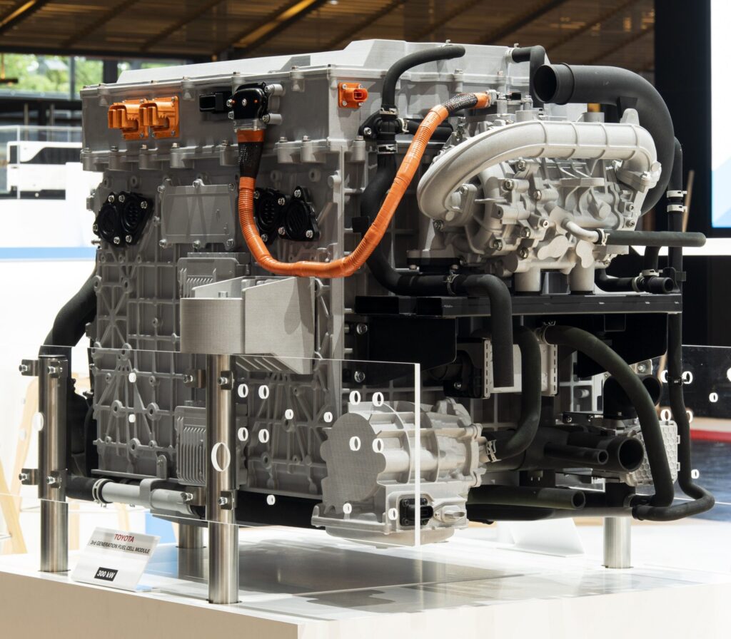300-kW-Brennstoffzellensystem von Toyota auf einem Messestand