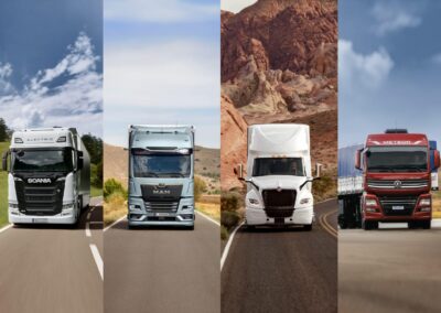 Fotomontage mit vier Lkw der Traton-Marken Scania, MAN, International und Volkswagen Truck & Bus nebeneinander