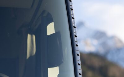 Linke A-Säule eines Volvo FH mit neuen Luftstromstabilisatoren