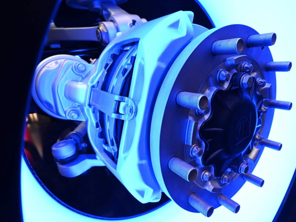 Großaufnahme einer Druckluftscheibenbremse vom Typ MAXX Uniper von ZF, präsentiert auf der IAA Transportation 2026